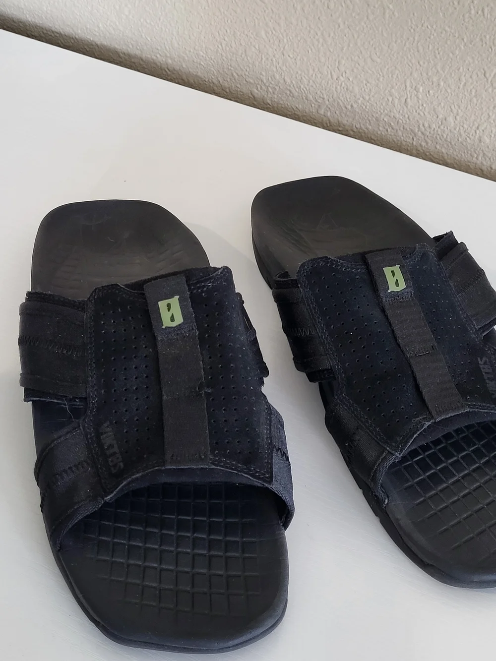 Viktos Ruck Recovery Black Nightfjall Comfort EVA Sandal Slide Shoe Men 12 EUC